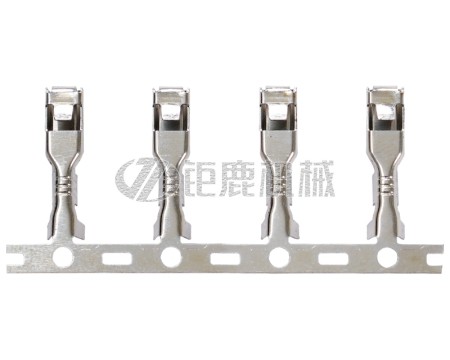 LW1105四方插母端